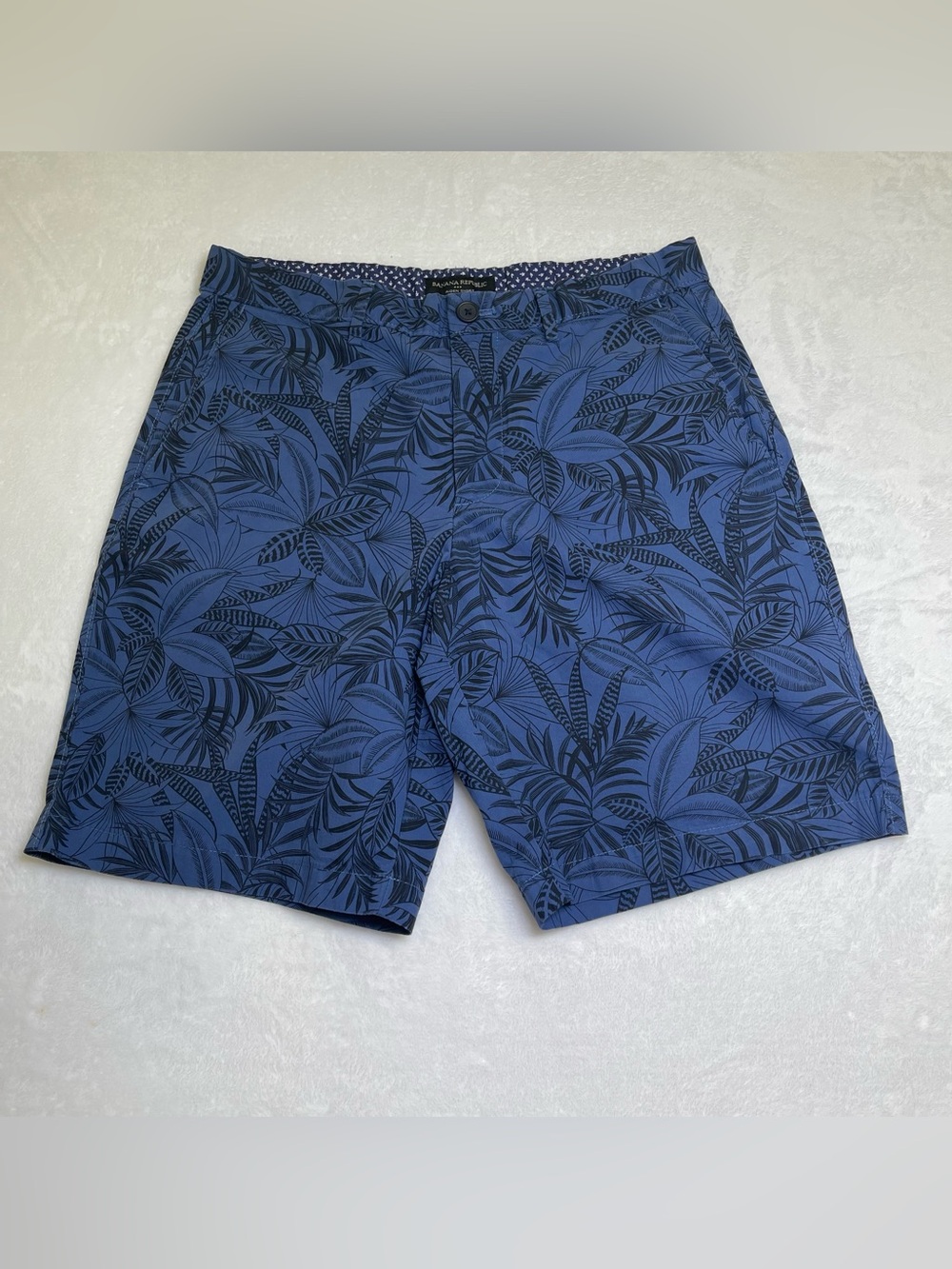 Banana Republic Aiden Shorts 32 Blue Tropical Leaf Palm Print Chino